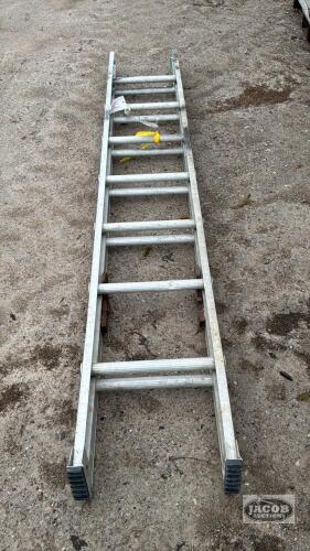 SMALL ALUMINUM EXTENSION LADDER