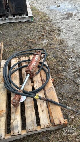 HYDRAULIC CYCLINDER WITH HOSES