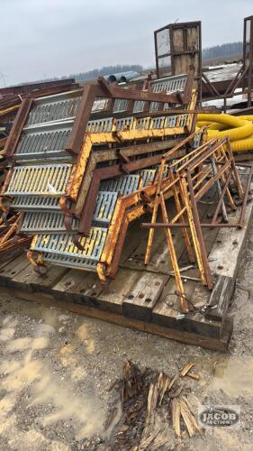 (6) SCAFFOLDING STAIRS WITH HAND RAILS