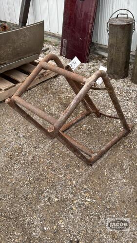METAL BARREL FRAME