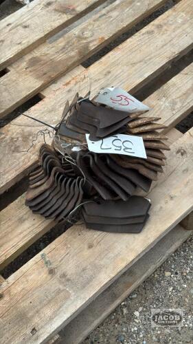 ASSORTED LOT OF CULTIVATOR POINTS
