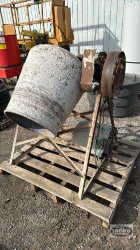 ELECTRIC CEMENT MIXER
