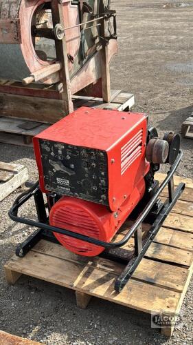 GAS POWERED CANOX C-200GE WELDER
