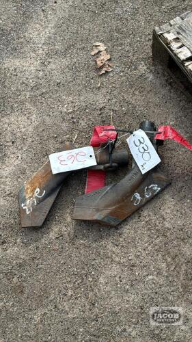 (2) JOHN DEERE 590 SEED BOOTS