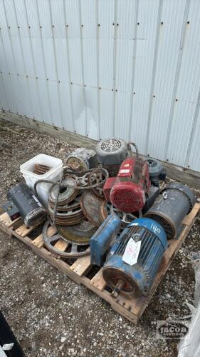 ASSORTED SINGLE PHASE MOTOR & PULLEY LOT
