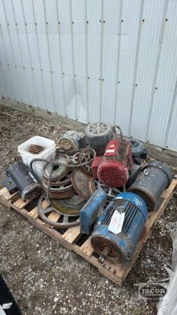 ASSORTED SINGLE PHASE MOTOR & PULLEY LOT