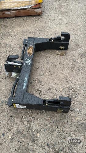 CAT 1 RED ROCK QUICK HITCH