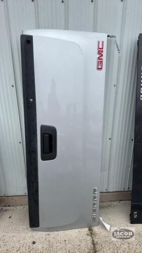 2012 GMC SIERRA TAILGATE