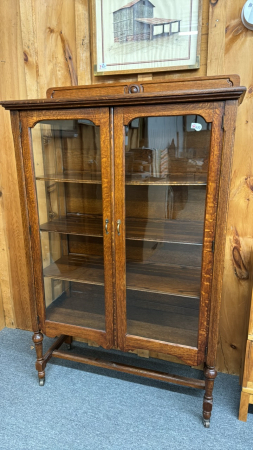 Oak 2 Door China Cabinet with Glass Ends