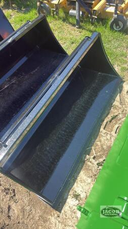 Unused 55inch skid steer quick tach material bucket