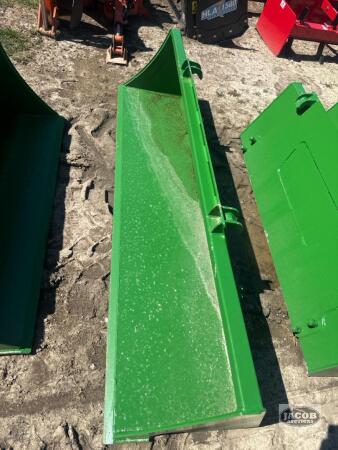 Unused 7ft John Deere quick tach material bucket