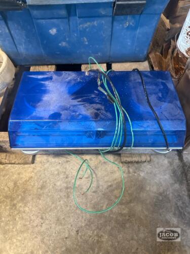 Blue magnet light