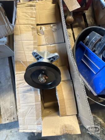 3 lawn mower hubs and belt