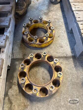 Wheel extensions