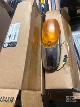 4 clearance lights