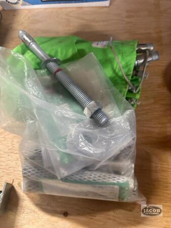 Leg bolts