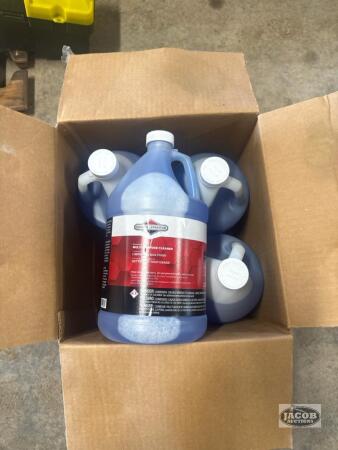 Box of 4 parts cleaner