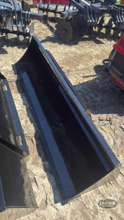 Unused 7ft skid steer quick tach material bucket