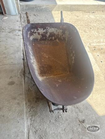 Wheel barrow
