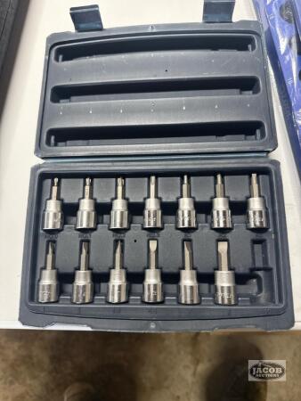 Socket set