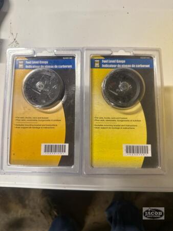 2 fuel gauges