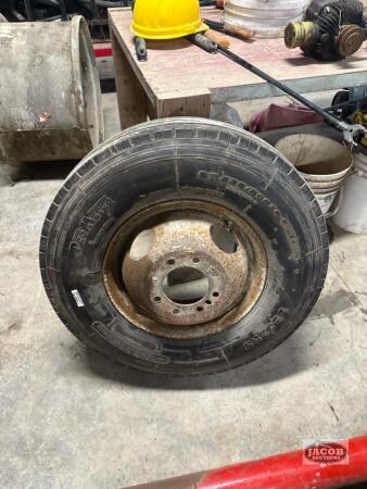 235/80R16 tire with rim for trailer