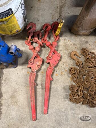 Pair of chain binders