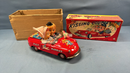 Kissing Couple Battery Powered Car in Original Box