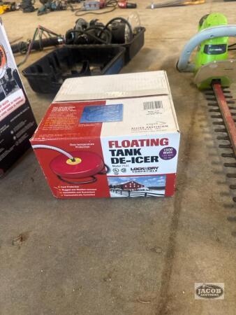 Floating tank de-icer