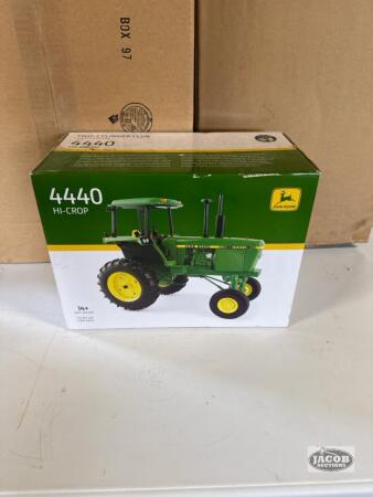 1/16 John Deere 4440 hc