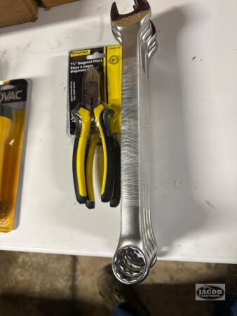 2 side cutters , 7 wrenches 1 1/16