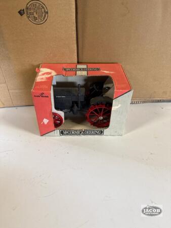 1/16 McCormick Deering 15-30