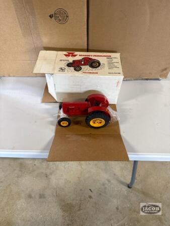 1:16 Massey Harris pacemaker