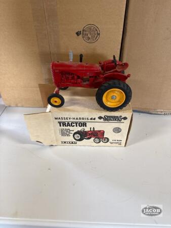 1/16 Massey Harris 44