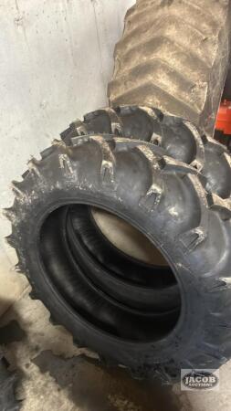 Unused 11.2 -28 tractor tire x2