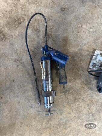 Air grease gun