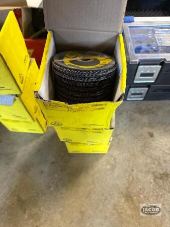 3 boxes of grinding dics