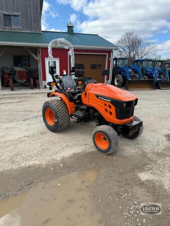 Unused Avenger 26 compact tractor 4x4