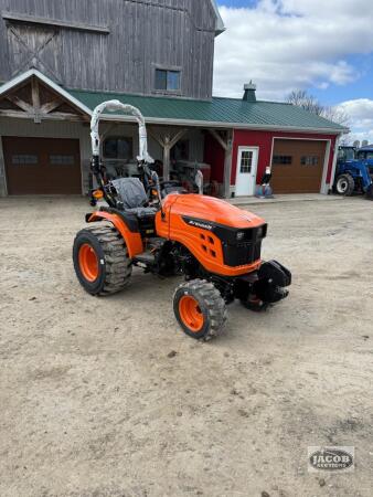 Unused Avenger 26 compact tractor 4x4