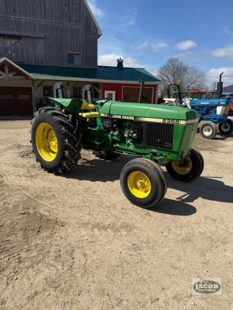 John Deere 2355