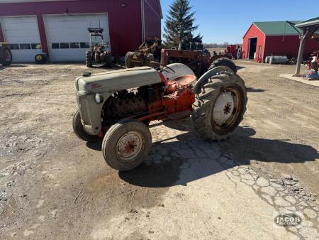 Ford 8n tractor with flat head v8 conversion