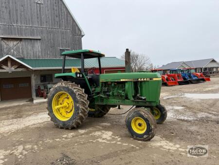 John Deere 4440