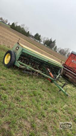 John Deere 8350 seed drill 21run with grass seed , fertilizer, grain