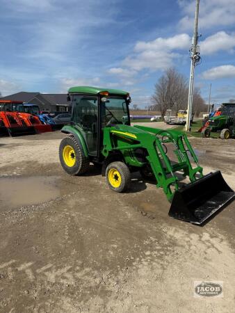 John Deere 3520 loader tractor 4x4