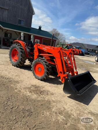 Kubota M6040 loader tractor 4x4