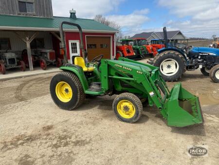 John Deere 4400 loader tractor 4x4