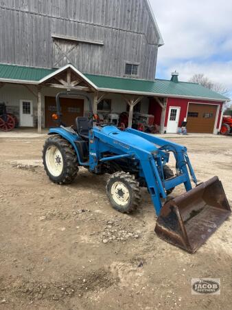 Newholland 1630 loader tractor 4x4