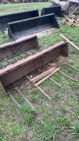 6ft Frey quick tach manure fork
