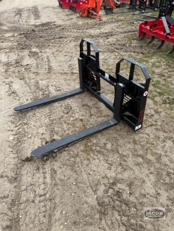Unused Mapleside Alo quick tach pallet forks