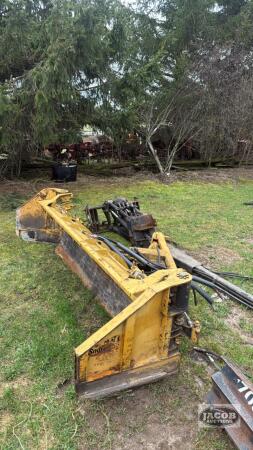 HLA hyd snow blade with mounts / off Kubota M6800